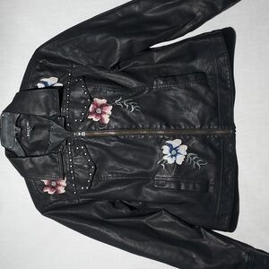 EUC Baccini faux leather jacket embroidered floral accents women's size‎ large.